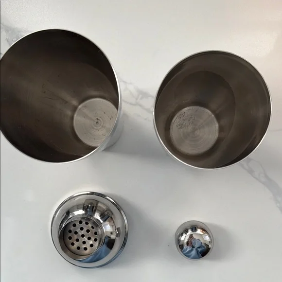 Stainless Steel Cocktail Shaker Set - Picture 3 of 3